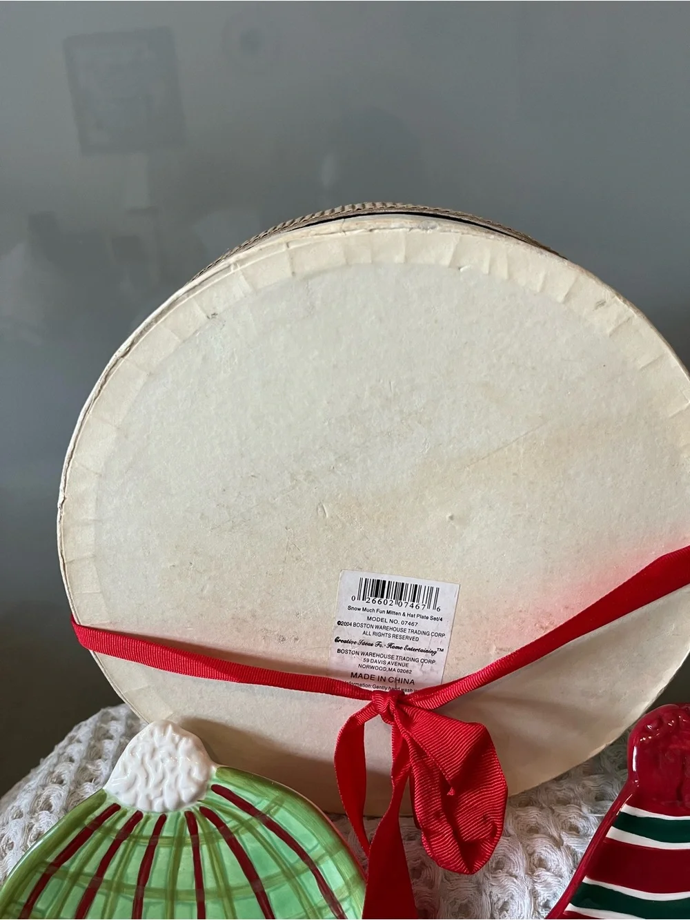 Mitten & Hat Plate Set - Festive Red & Green Holiday  plates 436